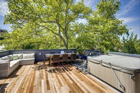 Photo of property in 8 Brewster Street, Bluff Hill, Napier, 4110