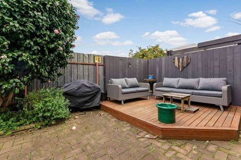 Photo of property in 4/87 Victoria Road, Papatoetoe, Auckland, 2025