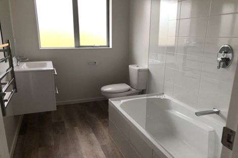 Photo of property in 23 Kennington Drive, Clendon Park, Auckland, 2103