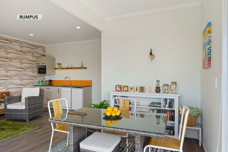 Photo of property in 11 Island View Terrace, Waikanae Beach, Waikanae, 5036