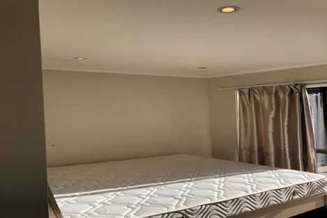 Photo of property in 3/431 East Coast Road, Mairangi Bay, Auckland, 0630