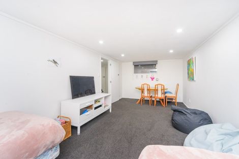 Photo of property in 1 Lifford Place, Awapuni, Palmerston North, 4412