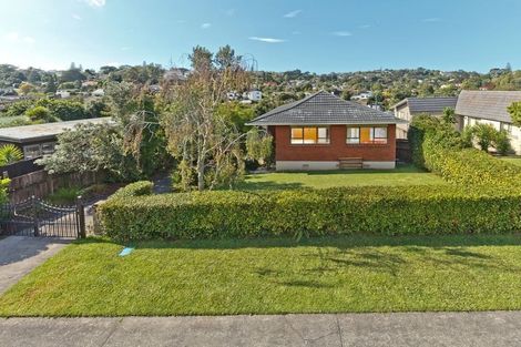 Photo of property in 35 Stapleford Crescent, Browns Bay, Auckland, 0630