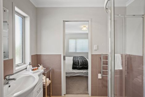 Photo of property in 22 Fulford Street, New Plymouth, 4310