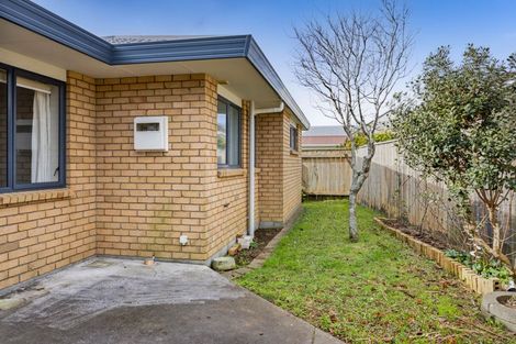 Photo of property in 17a Exeter Street, Brooklands, New Plymouth, 4310