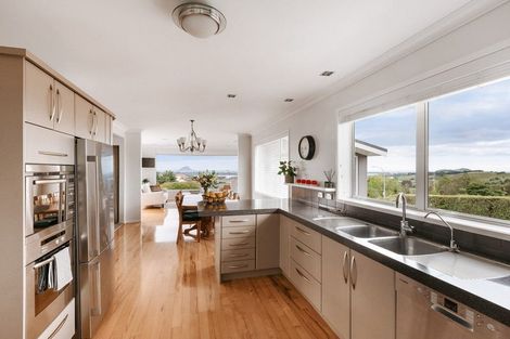 Photo of property in 98 Waikite Road, Welcome Bay, Tauranga, 3175