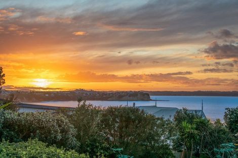 Photo of property in 88 Tiri Road, Tindalls Beach, Whangaparaoa, 0930