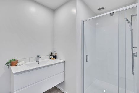 Photo of property in 2/504 Don Buck Road, Massey, Auckland, 0614