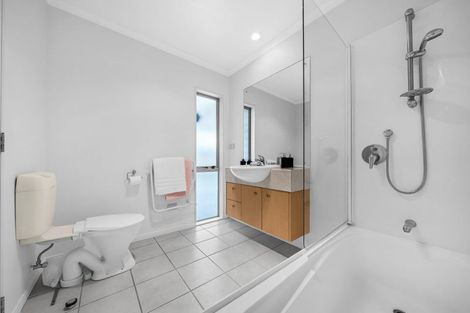 Photo of property in 24 Espalier Drive, Henderson, Auckland, 0612