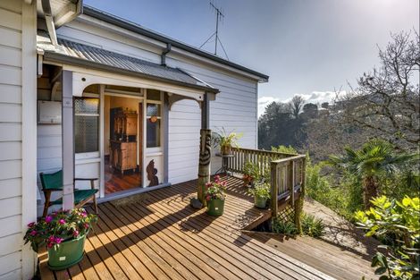 Photo of property in 7 Fitzroy Road, Bluff Hill, Napier, 4110