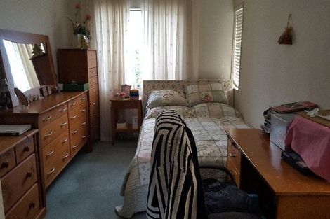 Photo of property in 80 Sunset Road, Unsworth Heights, Auckland, 0632