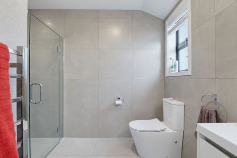 Photo of property in 37 Daniel Place, Kelvin Grove, Palmerston North, 4414