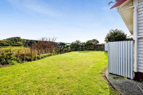 Photo of property in 14 Ohawe Terrace, Ohawe, Hawera, 4671