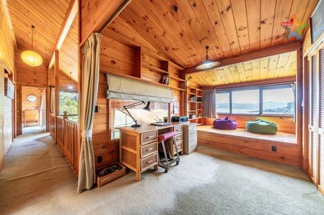 Photo of property in 321 Marine Drive, York Bay, Lower Hutt, 5013