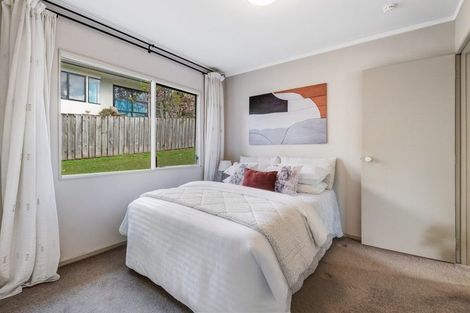 Photo of property in 2/45 Unsworth Drive, Unsworth Heights, Auckland, 0632