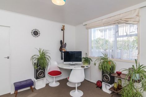 Photo of property in 15/76 Freyberg Street, Lyall Bay, Wellington, 6022