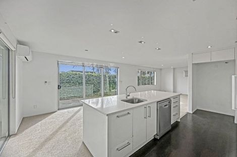 Photo of property in 76 Alverston Street, Waterview, Auckland, 1026