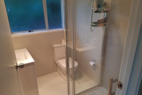 Photo of property in 31 Glencourt Place, Glenfield, Auckland, 0629