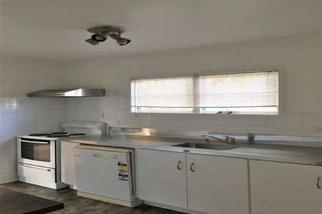 Photo of property in 16 Elmira Place, Browns Bay, Auckland, 0630