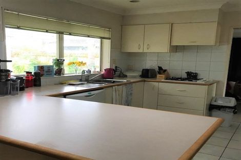 Photo of property in 125 Golfland Drive, Golflands, Auckland, 2013