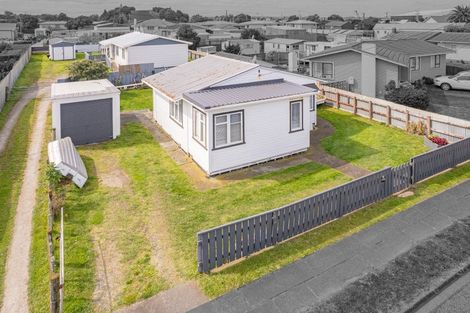 Photo of property in 10 Cornfoot Street, Castlecliff, Whanganui, 4501