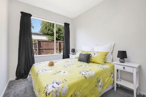 Photo of property in 12 Beauford Place, Parklands, Christchurch, 8083