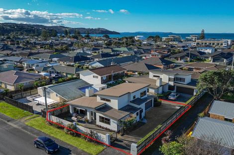 Photo of property in 135 Centreway Road, Orewa, 0931