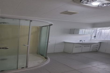 Photo of property in 11 Tyndrum Place, Highland Park, Auckland, 2010