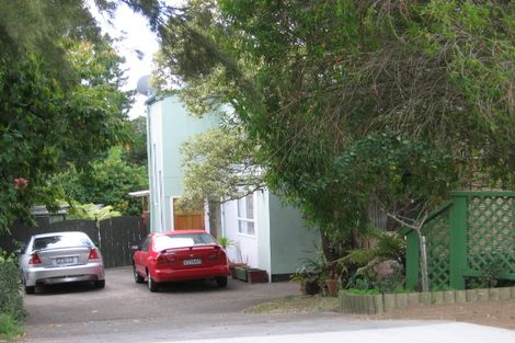 Photo of property in 4 Gilpin Place, Beach Haven, Auckland, 0626