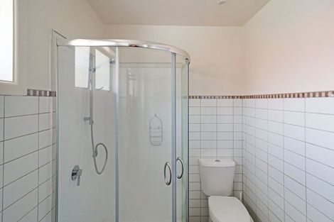 Photo of property in 8 Kenmore Street, Newlands, Wellington, 6037