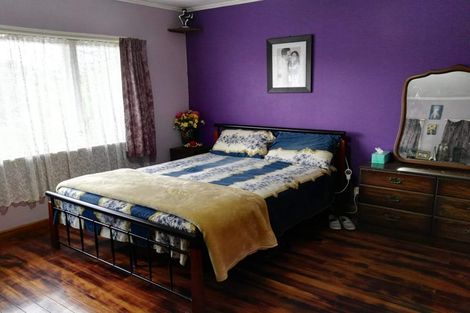 Photo of property in 31 Fruitvale Road, New Lynn, Auckland, 0600