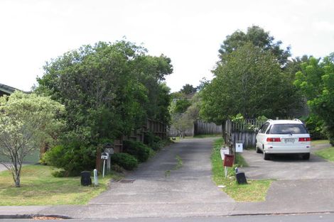 Photo of property in 1/3 Centorian Drive, Windsor Park, Auckland, 0632