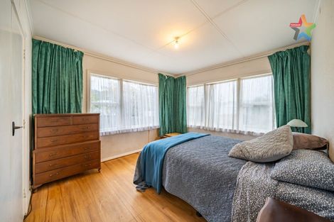 Photo of property in 385 Stokes Valley Road, Stokes Valley, Lower Hutt, 5019