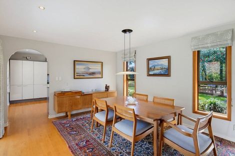 Photo of property in 10 Karaka Grove, Waikanae, 5036