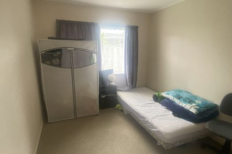 Photo of property in 2/42 Frank Evans Place, Henderson, Auckland, 0610