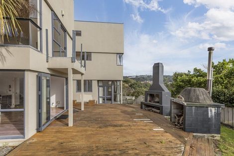 Photo of property in 28 Sailmaker Close, Whitby, Porirua, 5024