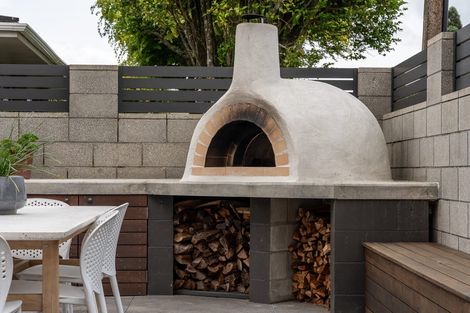 Photo of property in 180 Sandwich Road, St Andrews, Hamilton, 3200