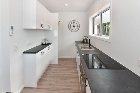 Photo of property in 1/70 Florence Avenue, Orewa, 0931