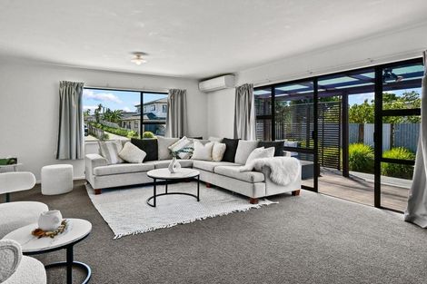 Photo of property in 23 Lane Road, Weymouth, Auckland, 2103