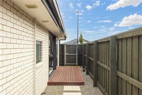 Photo of property in 16 Northmoor Boulevard, Rolleston, 7615