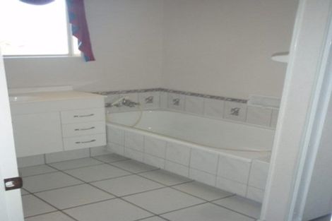 Photo of property in 615 Avenue Road West, Saint Leonards, Hastings, 4120