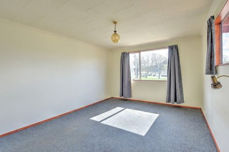 Photo of property in 63 Main Road, Clinton, 9534