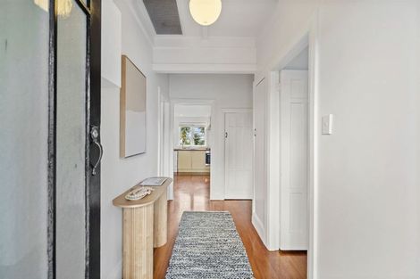 Photo of property in 10 Faulkner Road, Northcote Point, Auckland, 0627