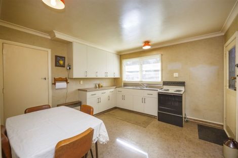 Photo of property in 11 Athlone Place, Hokowhitu, Palmerston North, 4410