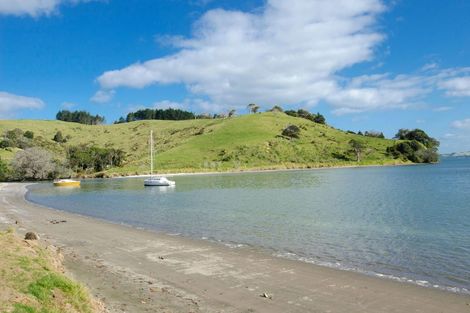 Photo of property in 10 Kookaburra Drive, Tawharanui Peninsula, Matakana, 0986