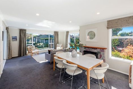 Photo of property in 17 Ilfracombe Place, Burnside, Christchurch, 8053