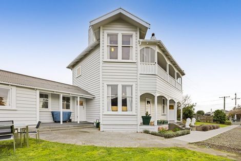 Photo of property in 68 Collins Street, Hawera, 4610