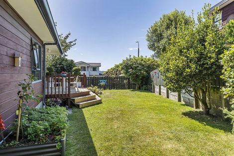 Photo of property in 95 Woodman Drive, Tawa, Wellington, 5028