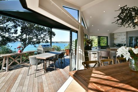 Photo of property in 86 Vipond Road, Stanmore Bay, Whangaparaoa, 0932