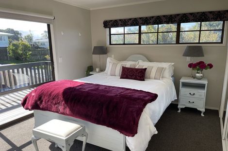 Photo of property in 5a Paparoa Road, Cockle Bay, Auckland, 2014